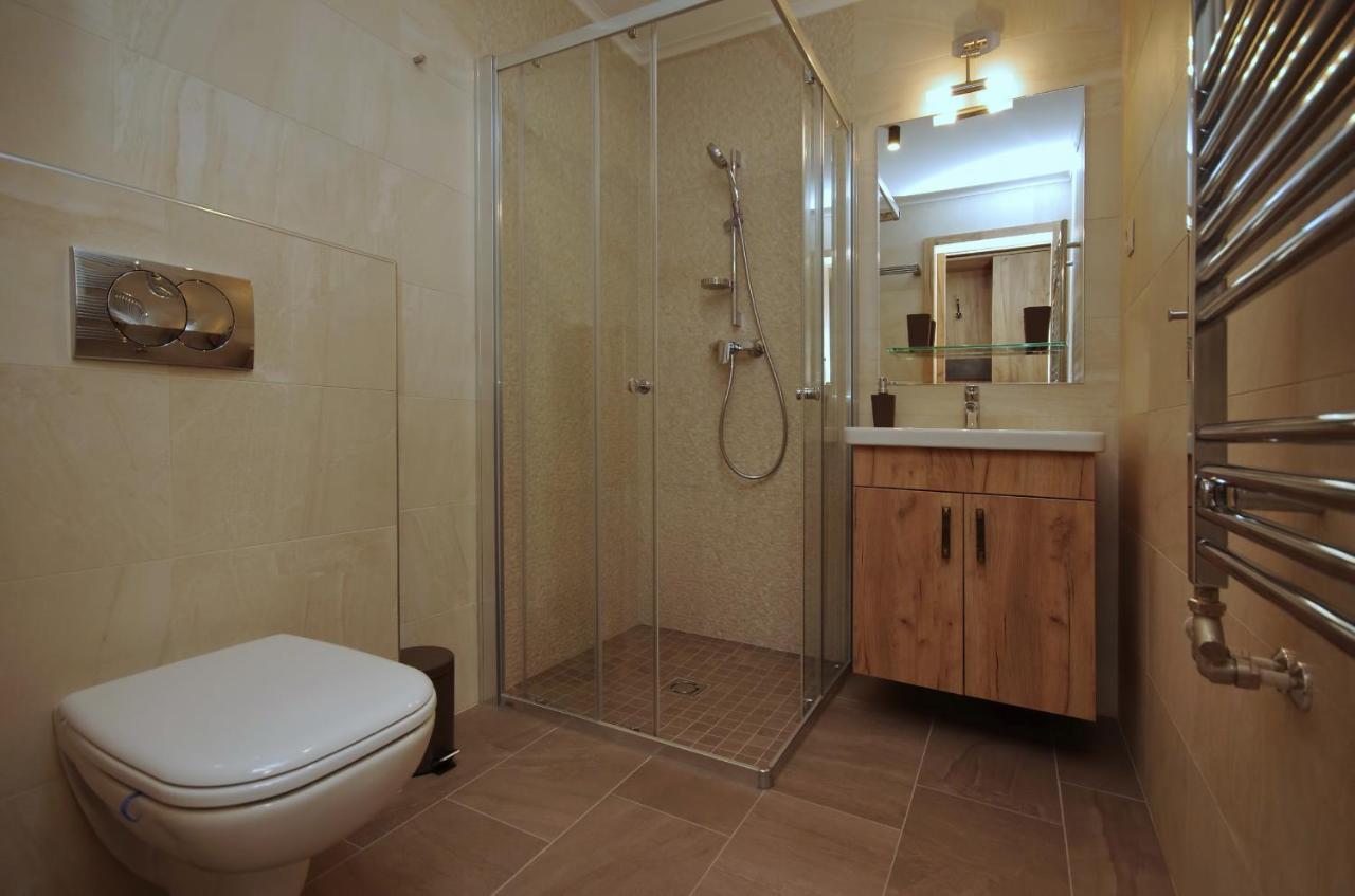 Almásy Apartmanház Gyula Exterior foto